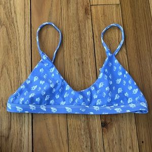 Kulani Kinis blue and white patterned bikini top